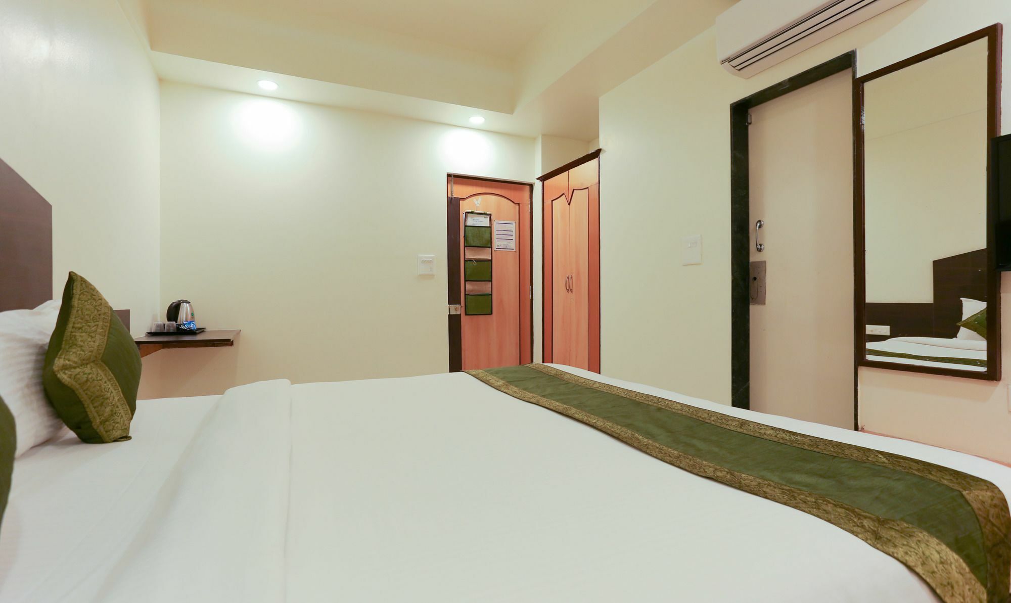Itsy Hotels Hill View Ex Πούνε Εξωτερικό φωτογραφία
